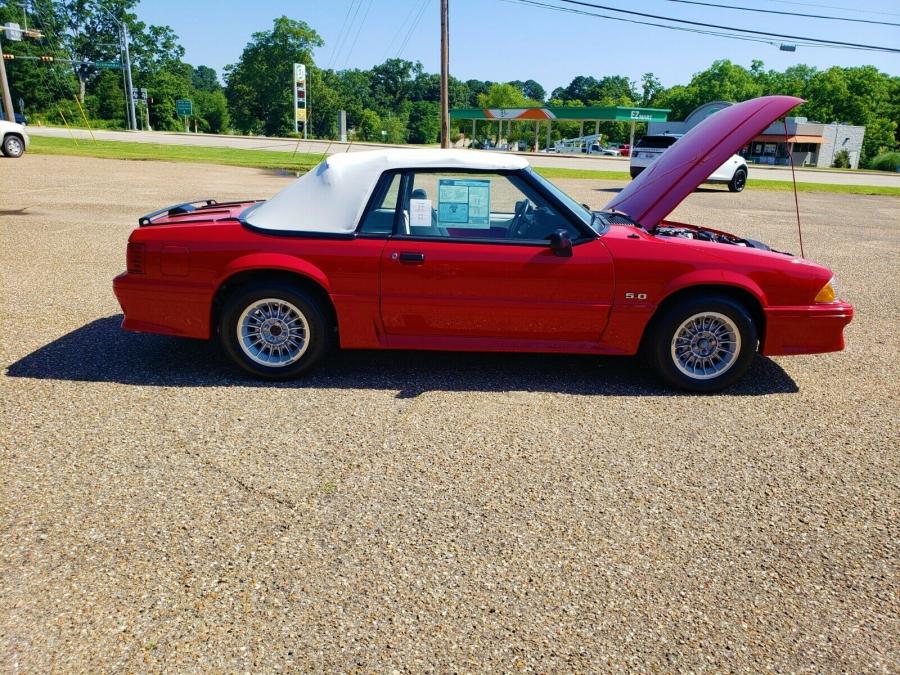  Ford Mustang GT Convertible (66B) 1990 года  (фото 14 из 24)
